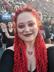 Меня зовут Кристина,  мне 28 лет и я преподаватель английского языка